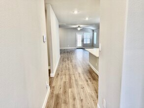 2358 Aspen Hl Dr in Heartland, TX - Foto de edificio - Building Photo