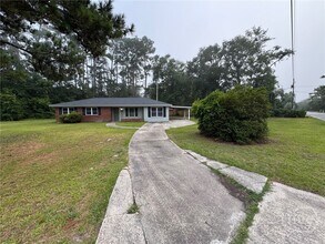 14 Palm Dr in Hinesville, GA - Building Photo - Building Photo