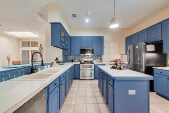 1300 Winnipeg Dr in Lewisville, TX - Building Photo - Building Photo