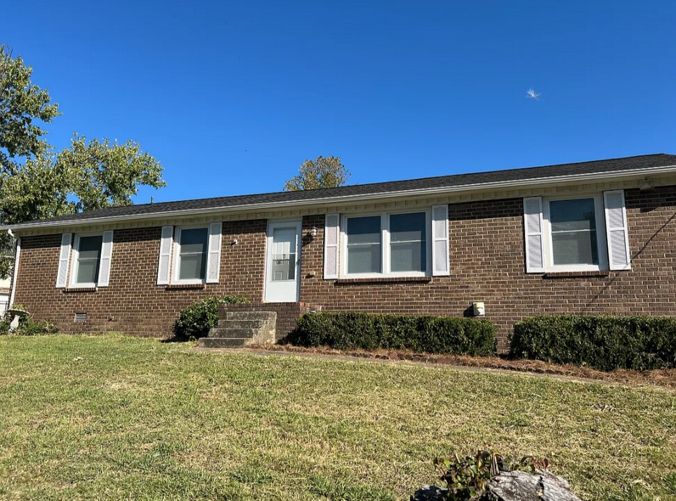 824 Oak Leaf Dr in Nashville, TN - Building Photo