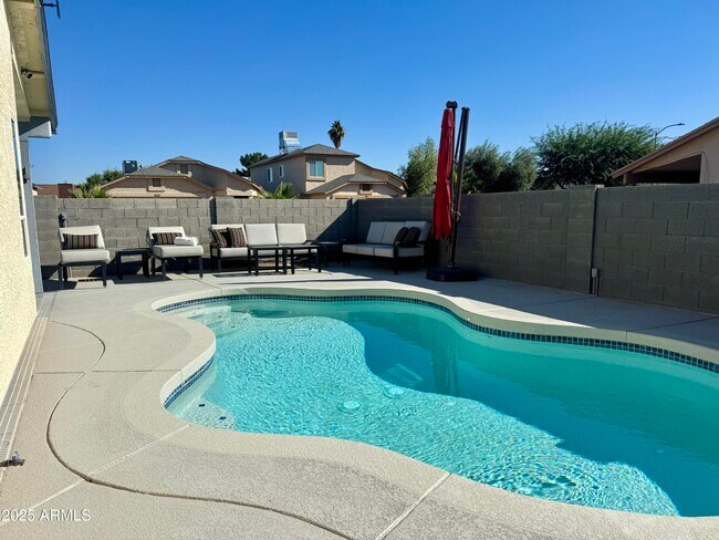 8835 W Michelle Dr in Peoria, AZ - Building Photo - Building Photo