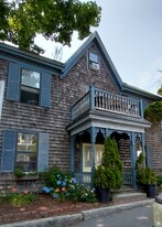 57 Gregory St, Unit 2nd floor in Marblehead, MA - Building Photo