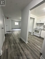 11 Lowndes Ave in Georgina, ON - Building Photo
