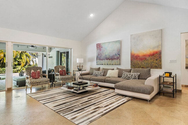 2535 NW 41st St in Boca Raton, FL - Building Photo - Building Photo