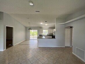 3323 Umbrella Tree Dr in Edgewater, FL - Building Photo - Building Photo