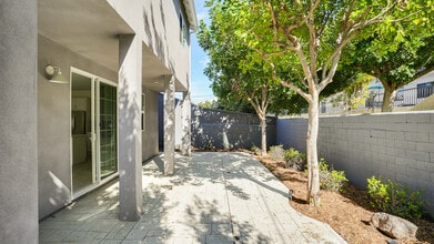 3938 S Victoria Ave in Los Angeles, CA - Foto de edificio - Building Photo