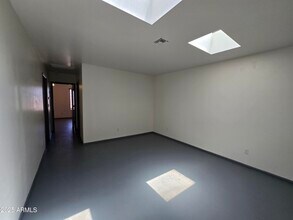 2302 N 36th St in Phoenix, AZ - Building Photo - Building Photo