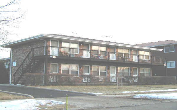 1940 Mark Ave in Elgin, IL - Foto de edificio