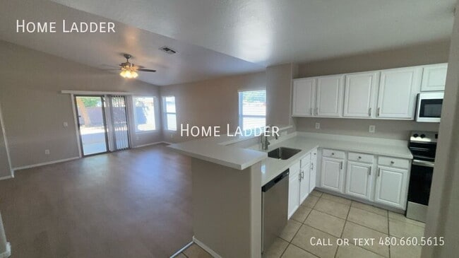 15338 N 161st Dr in Surprise, AZ - Building Photo - Building Photo