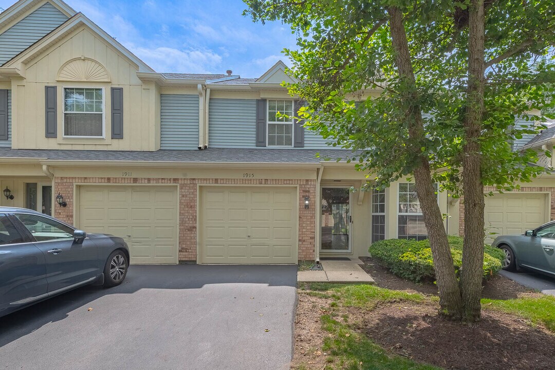 1915 Brighton St in Downers Grove, IL - Building Photo