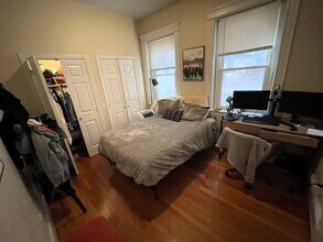 1325 Commonwealth Ave, Unit 54 in Boston, MA - Building Photo - Building Photo