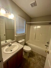 107 Franklin Dr in Central, SC - Foto de edificio - Building Photo