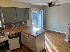 6541 Noble St in Colorado Springs, CO - Foto de edificio - Building Photo