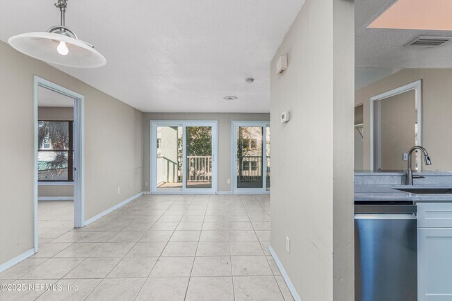 221 6th St S in Jacksonville Beach, FL - Building Photo - Building Photo