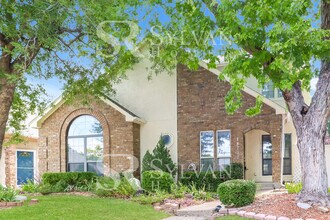 18732 Voss Rd in Dallas, TX - Building Photo - Building Photo