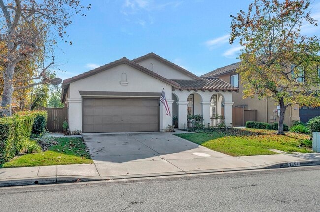 2251 Paseo Saucedal in Carlsbad, CA - Foto de edificio - Building Photo