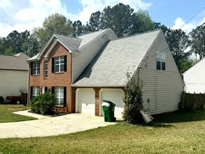 637 Pennybrook Ln in Stone Mountain, GA - Building Photo - Building Photo
