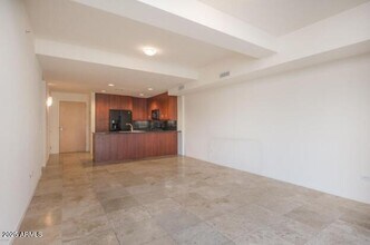 7157 E Rancho Vista Dr in Scottsdale, AZ - Building Photo - Building Photo