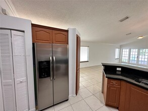 1565 Presidio Dr in Weston, FL - Building Photo - Building Photo