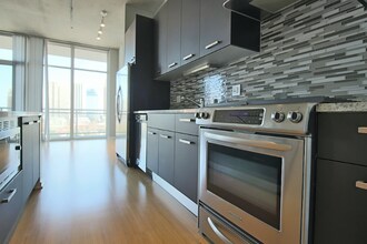 152 W Roosevelt Rd in Chicago, IL - Building Photo - Building Photo