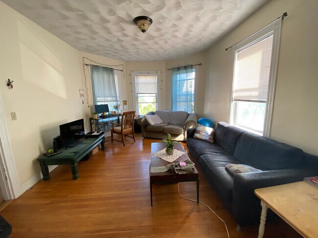 27 Victoria St, Unit 2, Unit 2