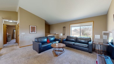 5369 Ridgeview Dr NW in Rochester, MN - Building Photo - Building Photo