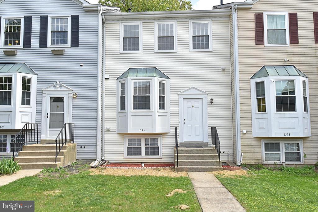 891 Bayridge Dr in Gaithersburg, MD - Building Photo