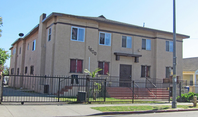 1608 E 48th Pl in Los Angeles, CA - Building Photo