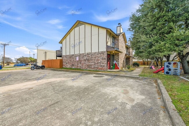 800 Bluebonnet Dr in Keller, TX - Building Photo - Building Photo