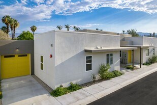 74300 Country Club Dr in Palm Desert, CA - Building Photo