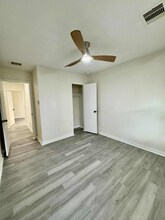 1010 Hummingbird Point Ln in Houston, TX - Foto de edificio - Building Photo