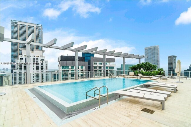 property at 1100S S Miami Ave