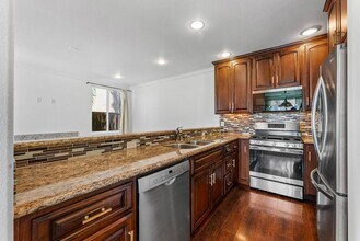 4870 Santa Cruz Ave in San Diego, CA - Building Photo - Building Photo