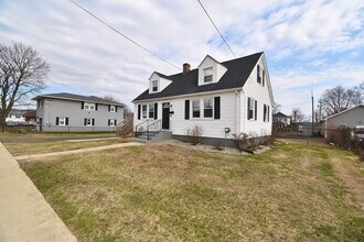 153 Bosworth St in West Springfield, MA - Building Photo - Building Photo