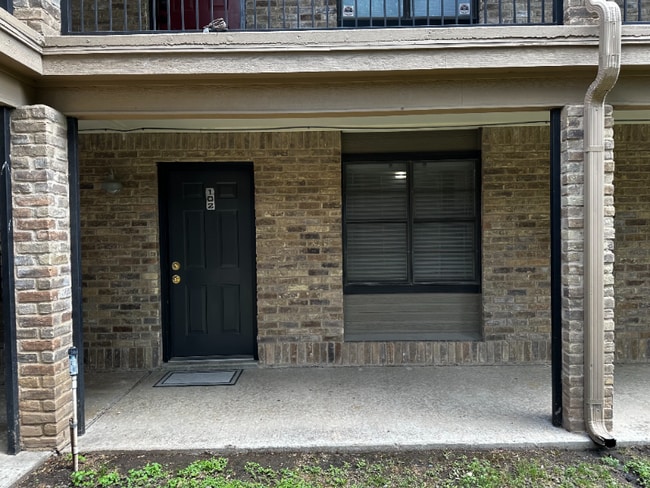 property at 1214 Baylor Ave