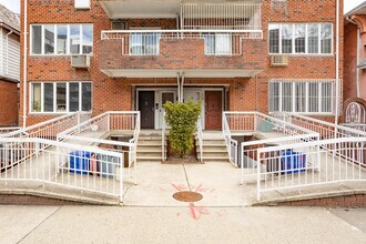 1719 Ocean Ave in Brooklyn, NY - Foto de edificio - Building Photo