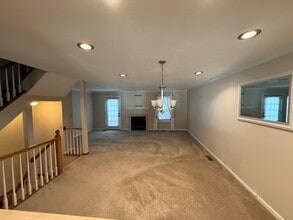 104 Hillvue Dr in Seven Fields, PA - Building Photo - Building Photo