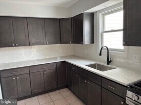 148 Bayshore Dr in Barnegat Township, NJ - Building Photo