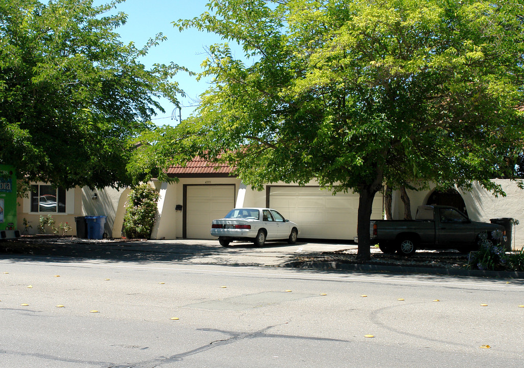 4397 Hoen Ave in Santa Rosa, CA - Building Photo