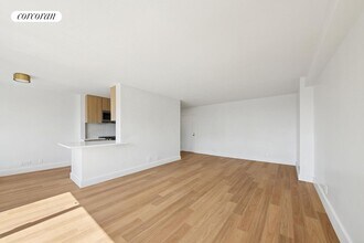 501 E 87th St in New York, NY - Building Photo - Building Photo