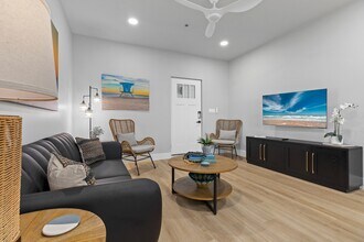 111 W Sunny Isle Dr in South Padre Island, TX - Building Photo - Building Photo