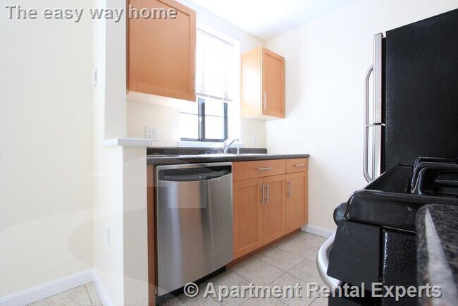 60 Brattle St, Unit #302 in Cambridge, MA - Foto de edificio - Building Photo