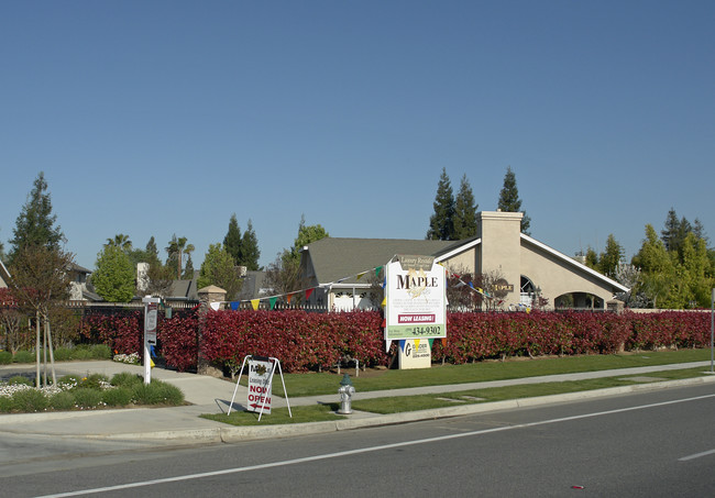 Maple Estates Apartments in Fresno, CA - Building Photo - Building Photo