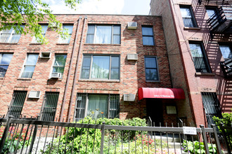 529-531 Clinton St in Brooklyn, NY - Foto de edificio - Building Photo