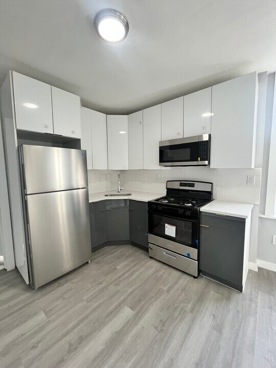 682 Broadway, Unit 3 in Bayonne, NJ - Building Photo