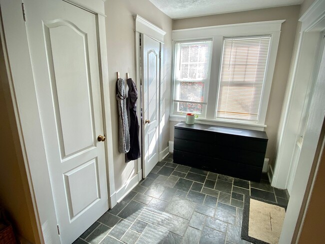 1215 S Negley Ave in Pittsburgh, PA - Building Photo - Building Photo