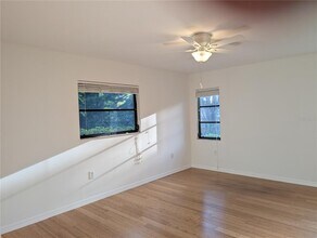 7171 Wood Creek Dr in Sarasota, FL - Building Photo - Building Photo