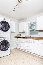 1771 Harrodsburg Rd in Lexington, KY - Building Photo - Building Photo