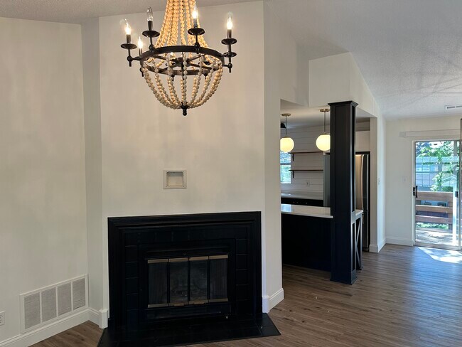 1605 Thrush Ter, Unit 1605 in Brentwood, MO - Foto de edificio - Building Photo