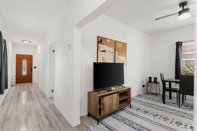 2213 E 18th Ave in Tampa, FL - Building Photo - Building Photo